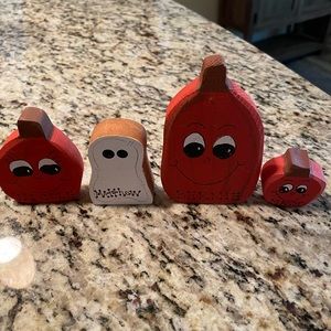 4 Piece Wood pumpkin ghost wood painted cutouts decoration